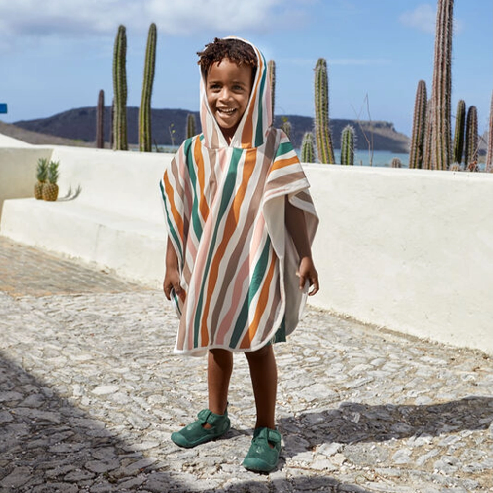 lassig-ponco-za-na-plaza-branovi