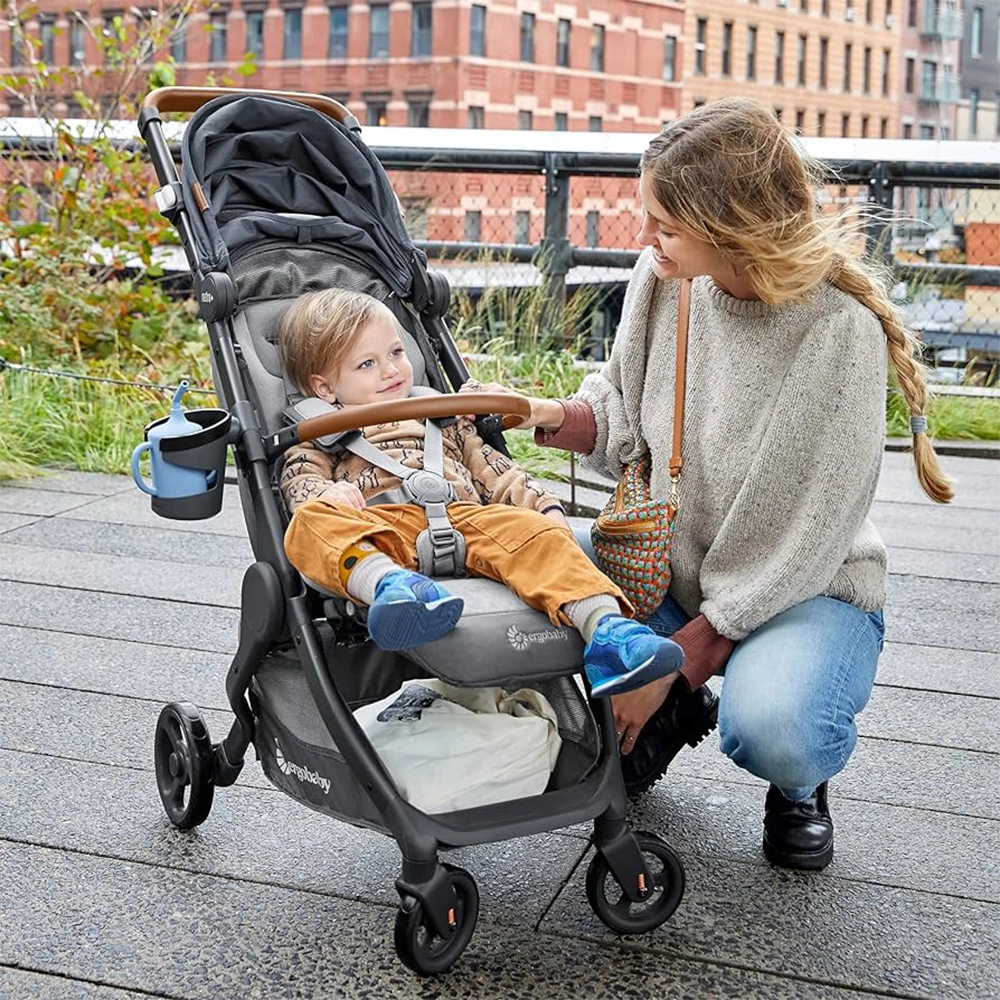 ergobaby-metro-drzac-za-casa