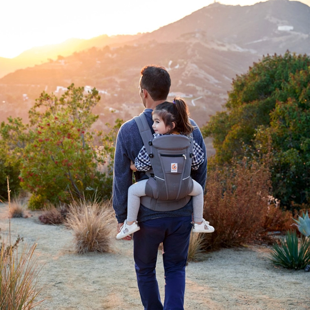 ergobaby-omni-breeze-graphite-grey