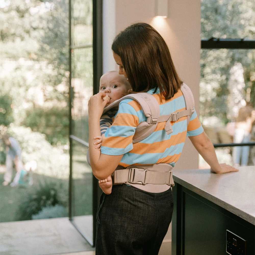 ergobaby-omni-classic-mesh-pearl-grey