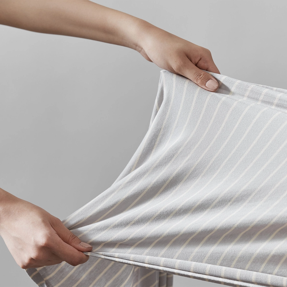 ergobaby-aura-odrzliva-marama-grey-stripes