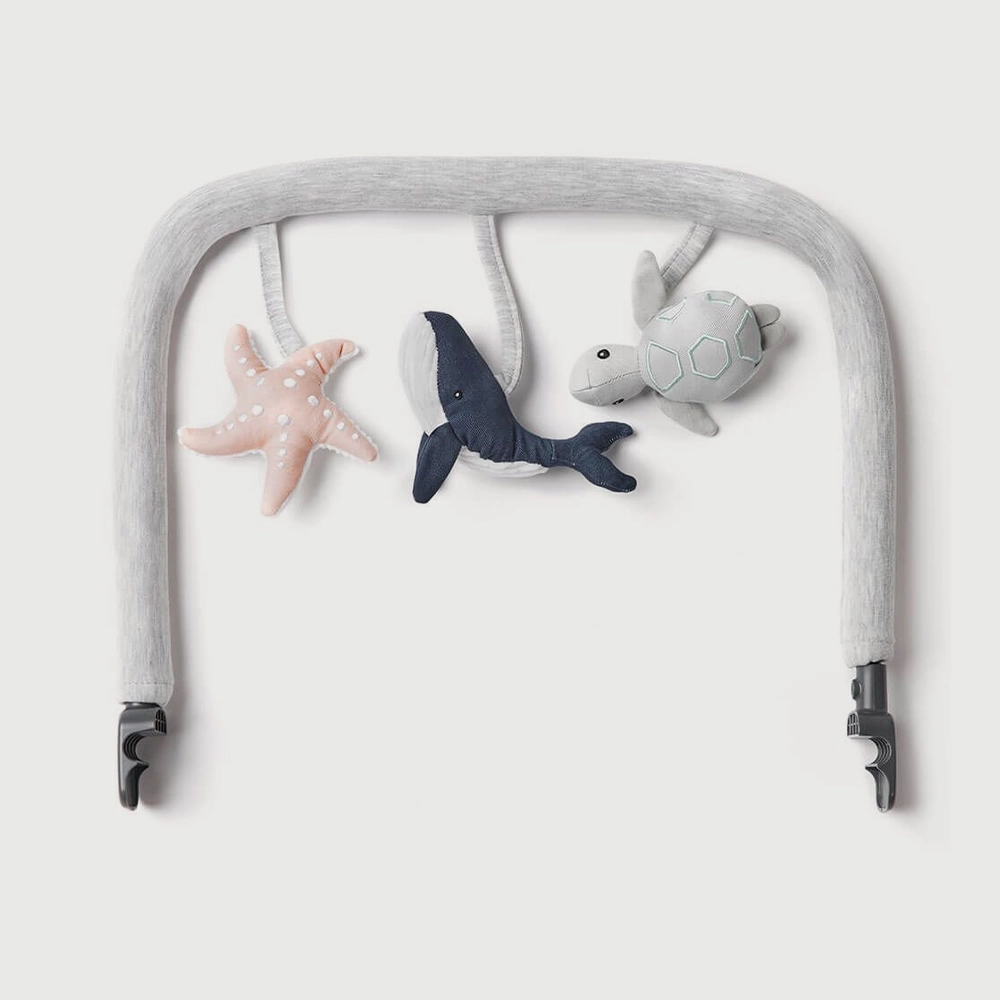 Ergobaby Evolve додаток со играчки Ocean Wonders - Light Grey